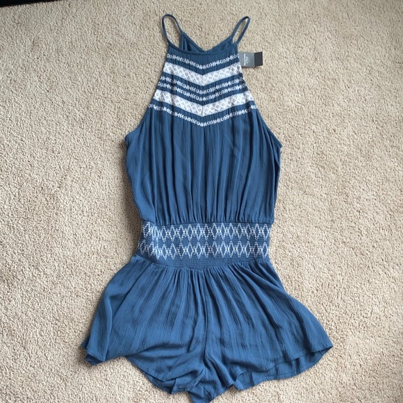 NWT Abercrombie Crochet Romper - Blue and White - Size Medium - Picture 1 of 7